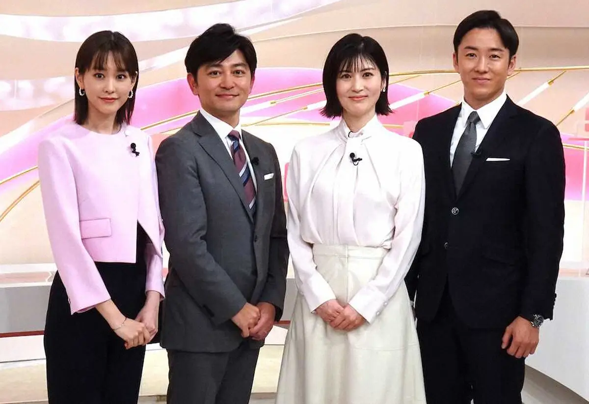 キャスター会見に出席した（左から）桐谷美玲、森圭介アナ、鈴江奈々アナ、斎藤佑樹氏