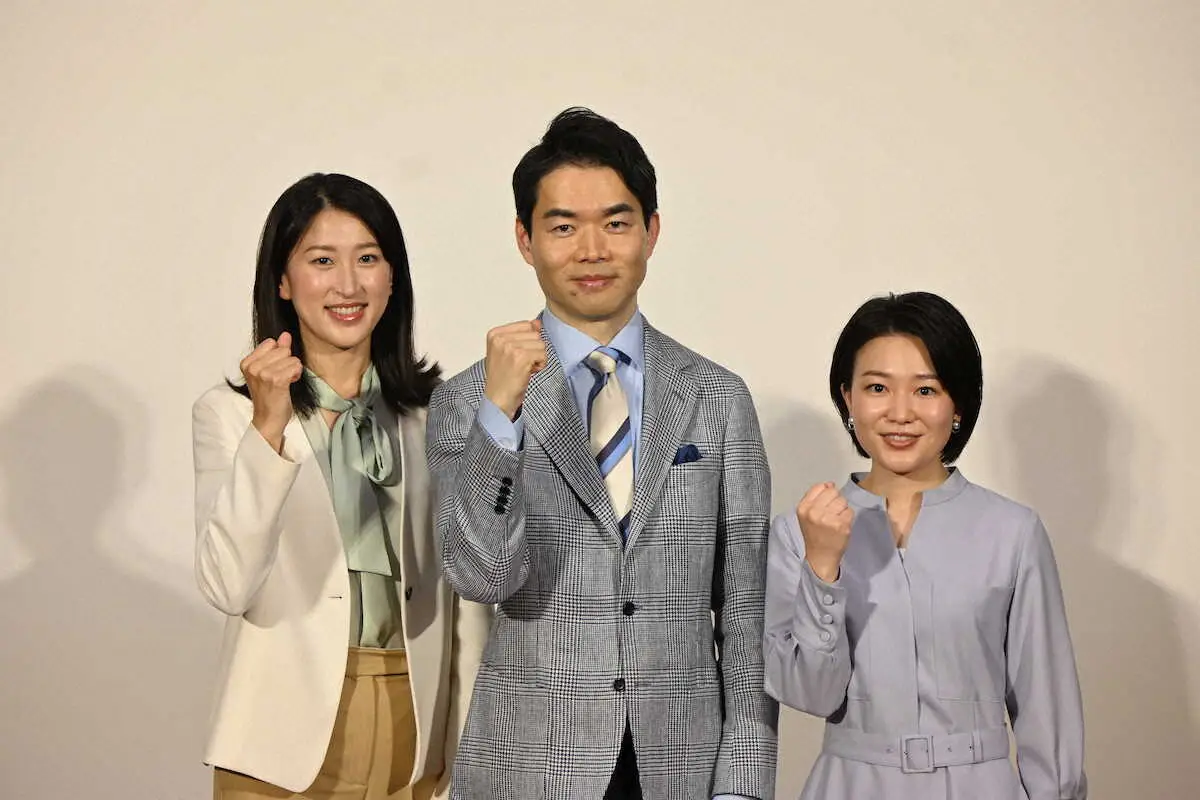 「ニュースウオッチ9」を担当する（左から）佐藤真莉子記者、広内仁記者、星真琴アナ（撮影・小渕　日向子）