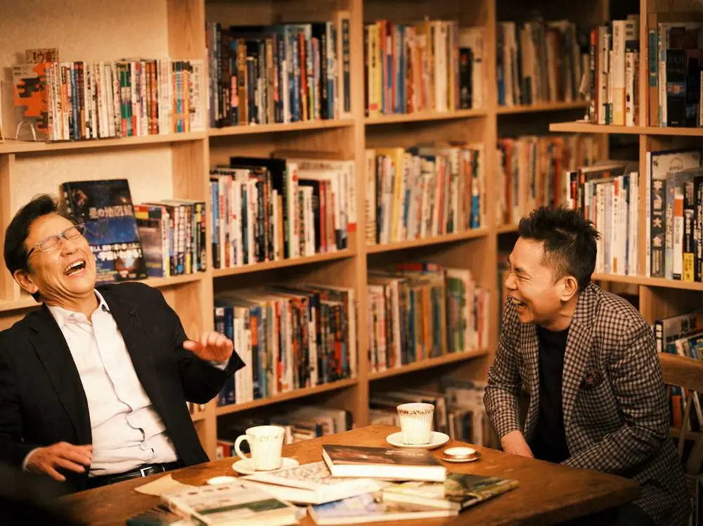 BSフジ「太田光のテレビの向こうで」で対談した栗山英樹氏（左）と太田光