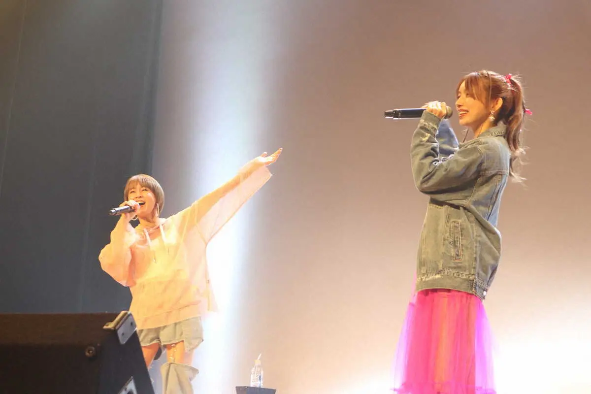 鈴木亜美＆後藤真希　岡山で全国トークショー初日　2人でデビュー曲も披露