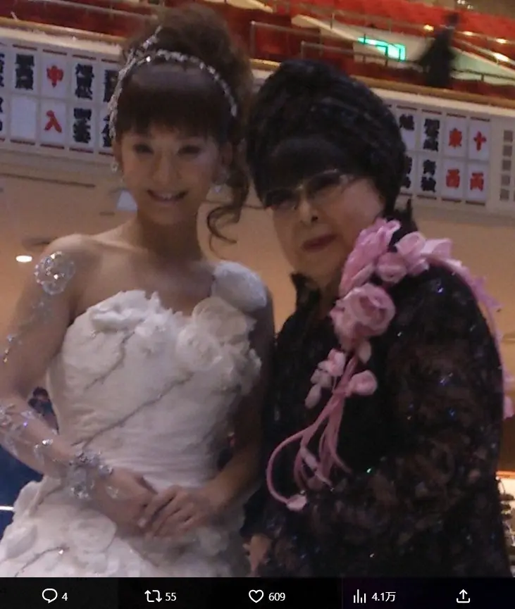 華原朋美　「私のために…」ダイヤいっぱいのドレス姿で桂由美さん追悼「神様のような方」