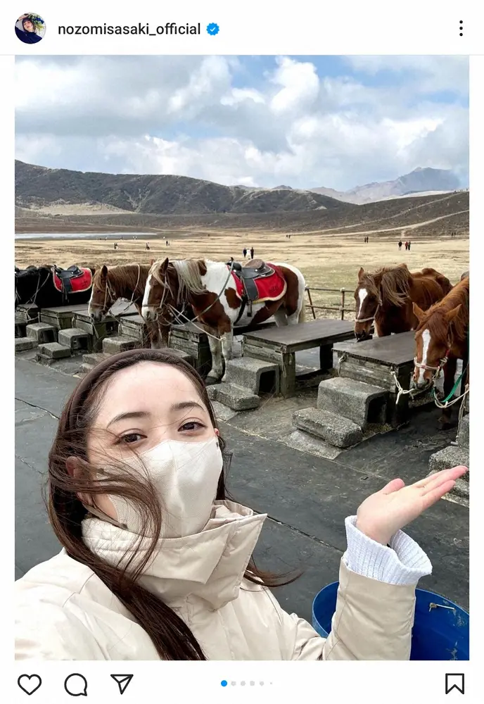 佐々木希　乗馬&広々テントサウナの旅行写真に「モンゴルかと思った」「女神降臨してたんですか」の声