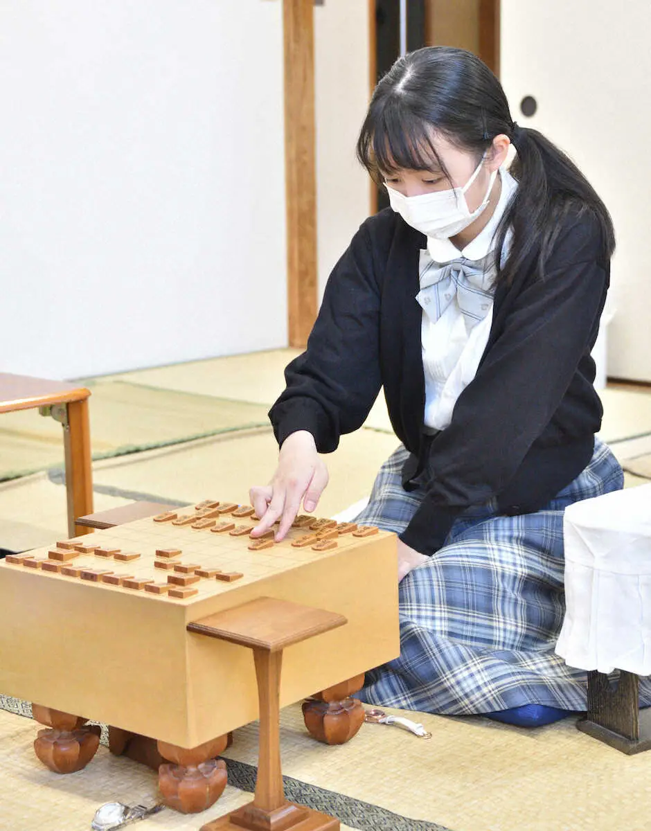 アンパンマン大好き13歳　将棋の竹内優月女流2級がプロデビュー戦勝利　グッズ持参「勇気もらった」