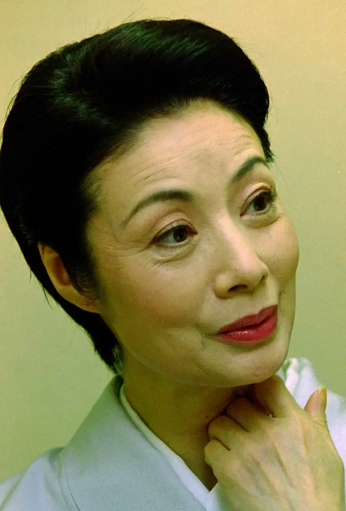 富司純子　81歳夫の決断見守る　尾上菊五郎　歌舞伎界初の2人態勢発表会見　78歳と思えないほほえみで