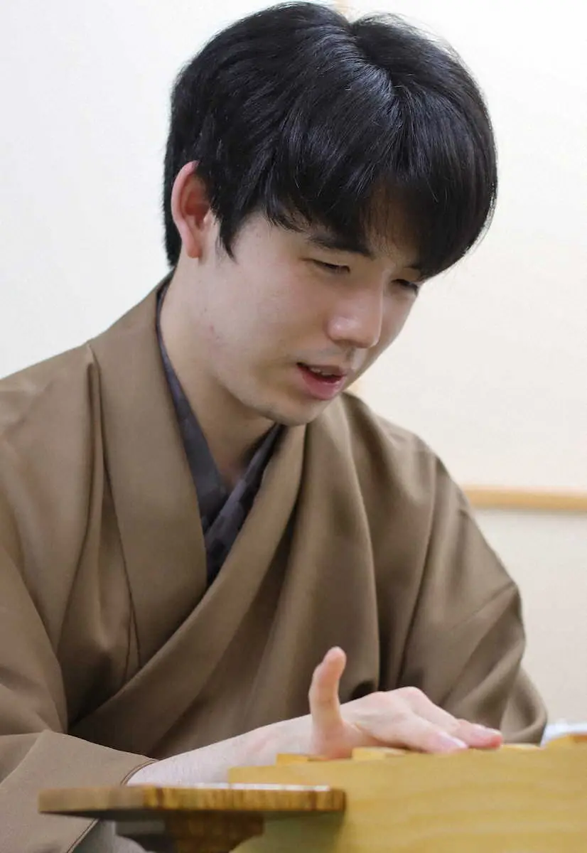 藤井聡太8冠に聞く　名人戦最年少防衛「序盤から構想力が問われる将棋が続いていた」