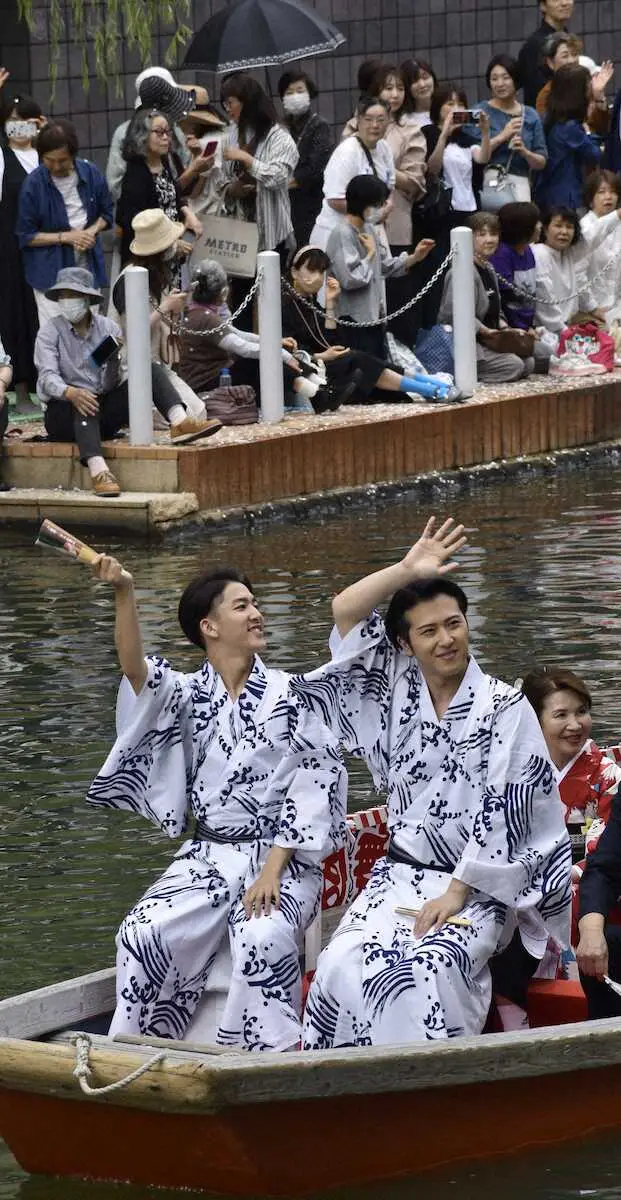 六月博多座大歌舞伎の出演者が船乗り込みで3万人　尾上松也は「どの役も大役」と腕まくり