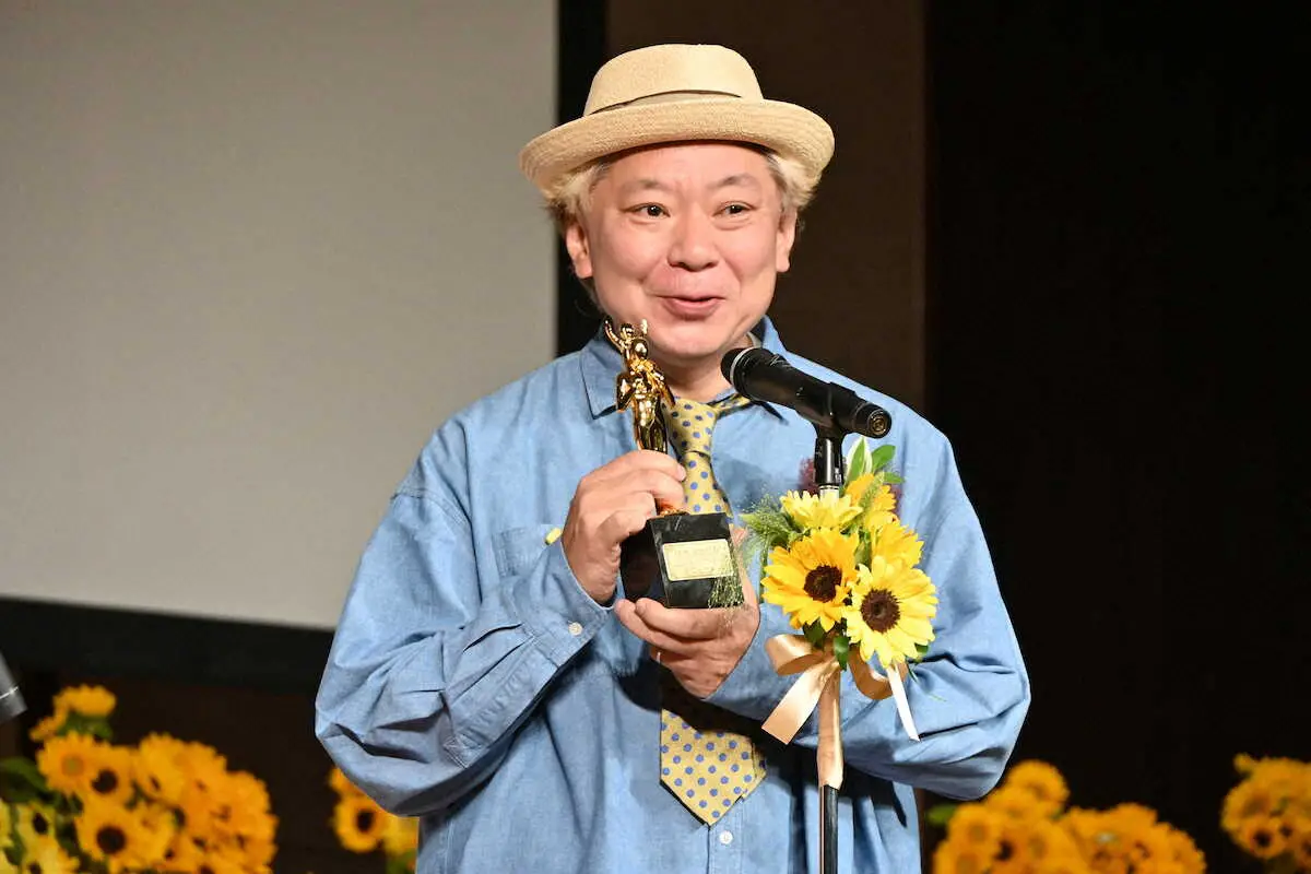 鈴木おさむ氏　最も素敵に輝く「ベスト・ファーザー賞」受賞　2015年、父親になるため一時休業