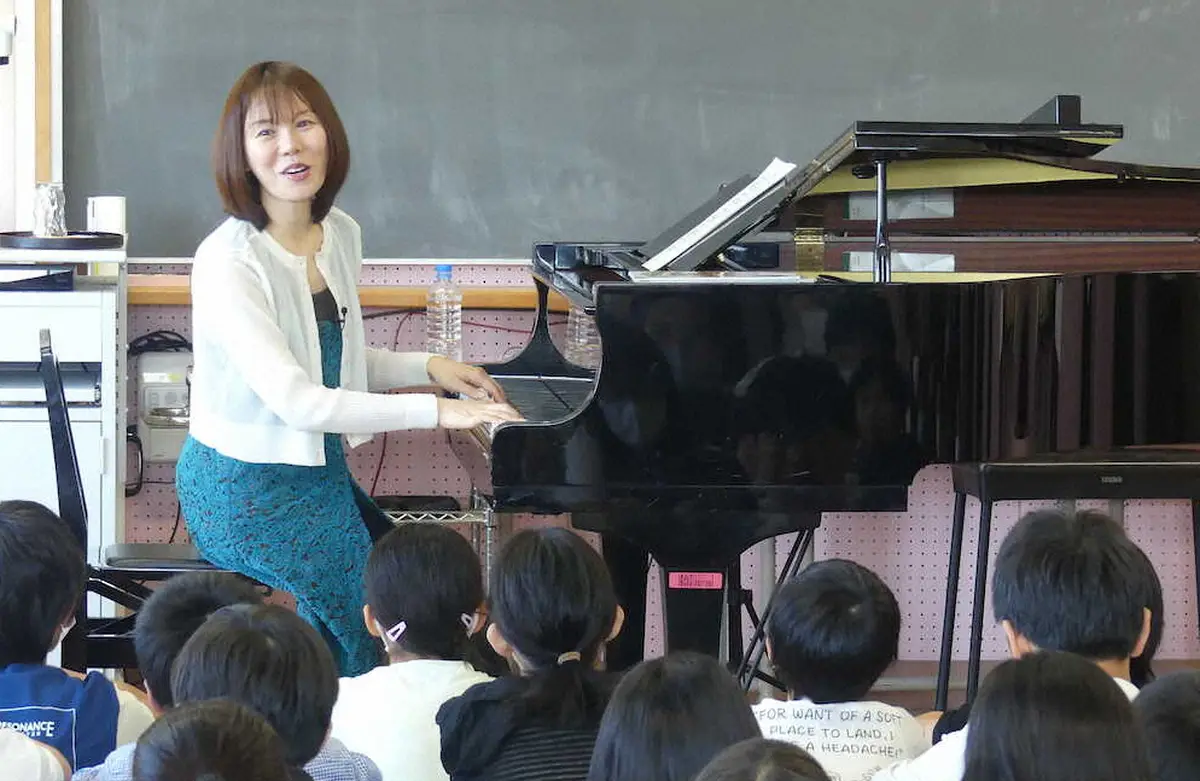 半崎美子　最初の“音楽授業ツアー”　小学5年生70人の合唱に涙「感動」