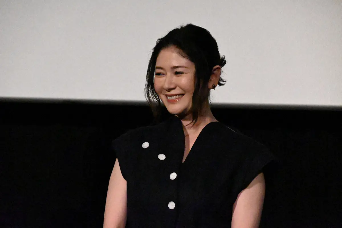 映画「大いなる不在」の舞台あいさつに登壇した女優・真木よう子