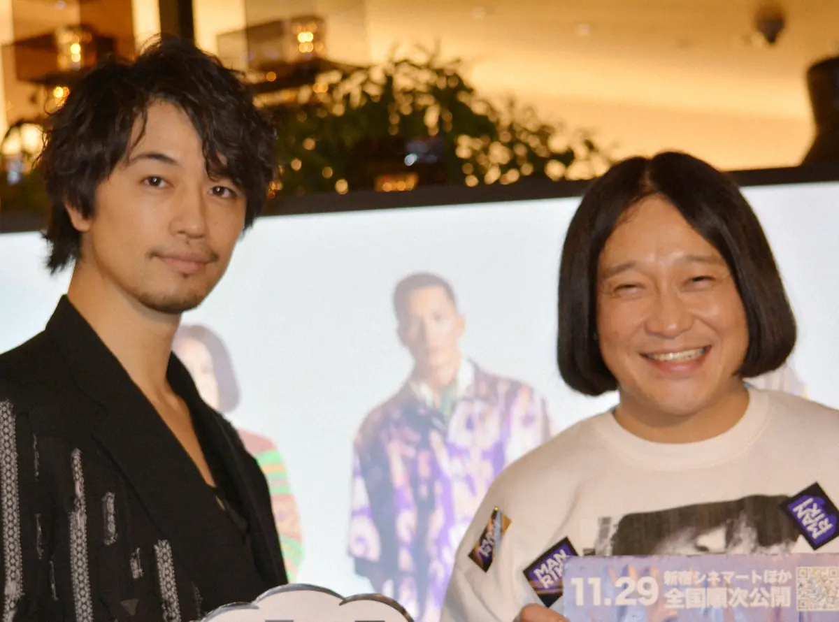 映画「MANRIKI」のプロモーションを行う斉藤工（左）と永野。2019年撮影