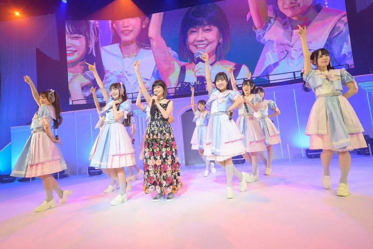 「高嶺のなでしこ」とサプライズ共演「日本初」松本伊代が10人娘「公式ママ」に！パパは「ヒロミさん？」