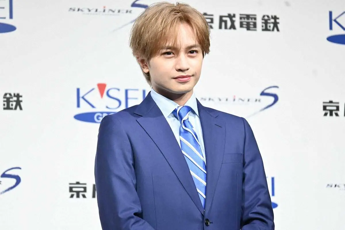 中島健人　今夏は「パリに行って、五輪を見に行きたい」　“京成王子”ブルーのスーツ姿で登場