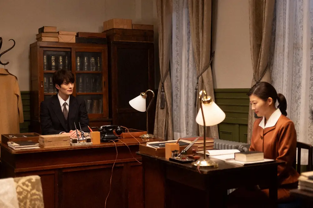 連続テレビ小説「虎に翼」第95話。佐田寅子（伊藤沙莉）と星航一（岡田将生）（C）NHK