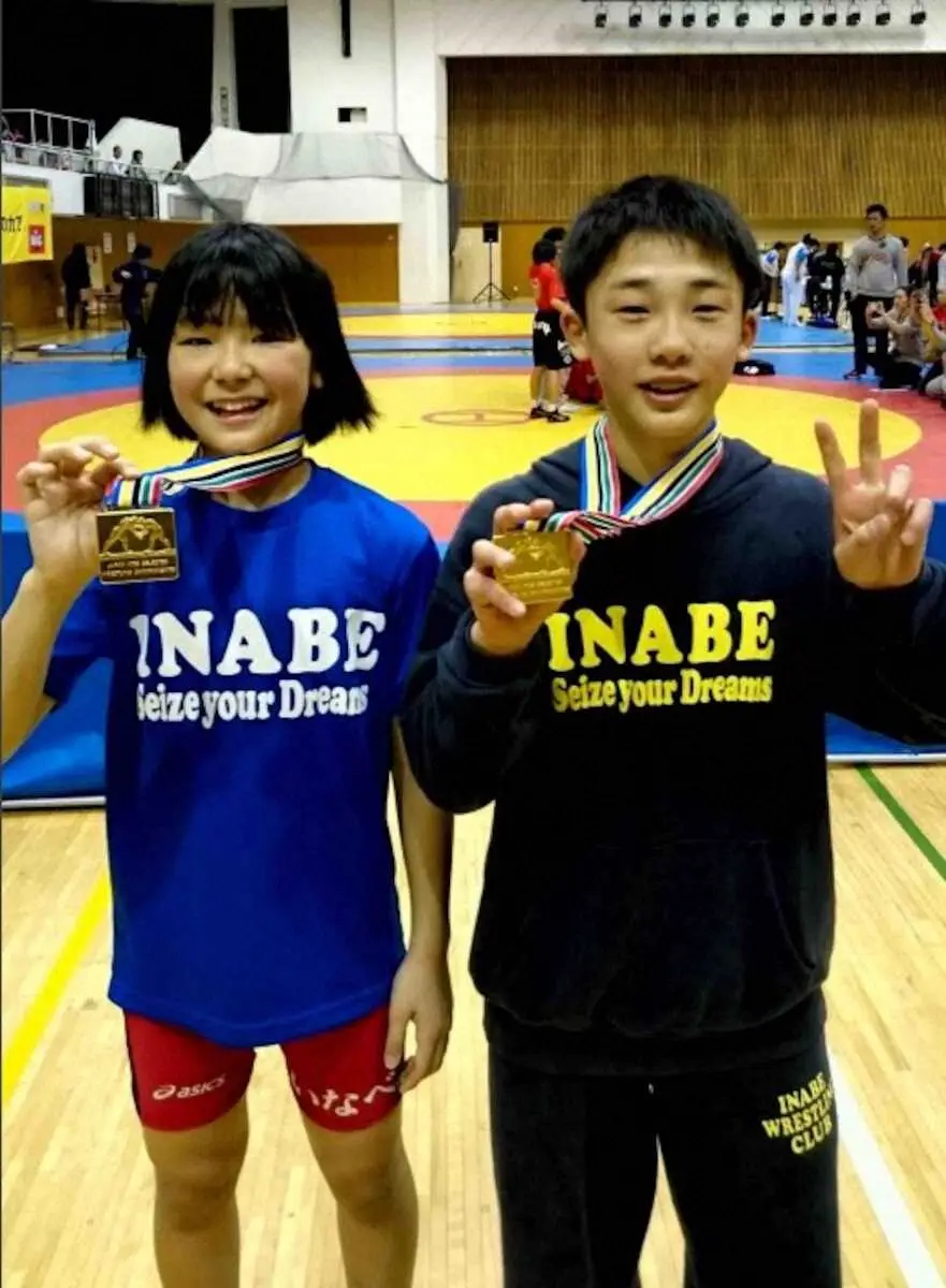 小学6年生の時にともに全国大会で優勝した弓矢健人（右）と藤波朱理（弓矢提供）