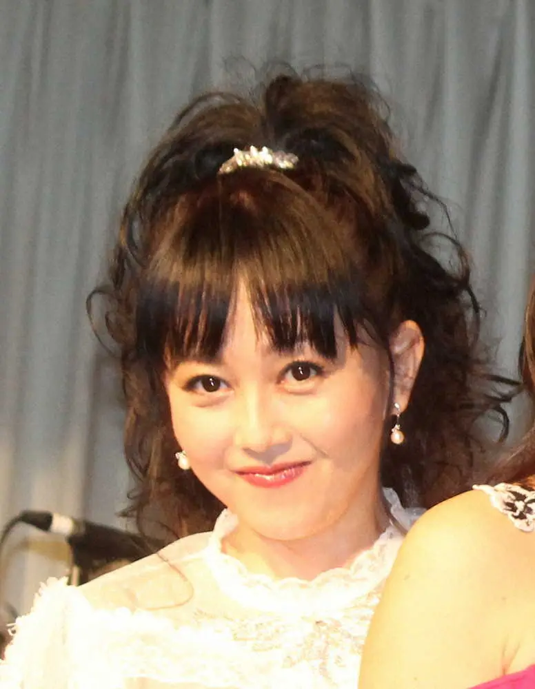 浅香唯　アイドル時代の仰天恋愛事情　彼氏は「段ボールに入っておうちに」「女装して」相手も明かす