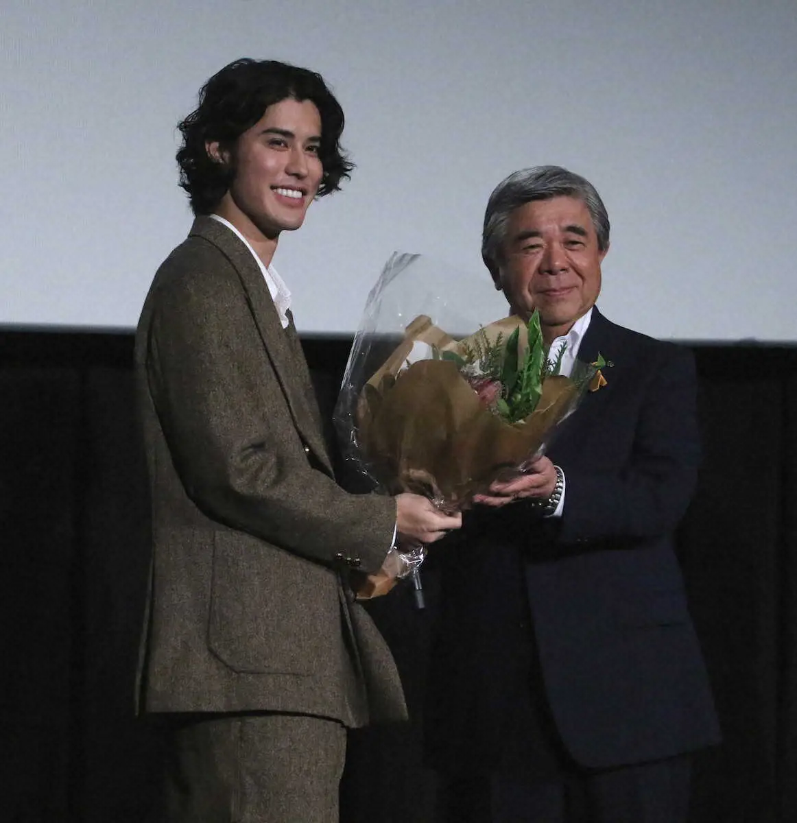 【画像・写真】寛一郎　ヒグマの恐怖と闘いながら撮影　主演映画「シサム」公開初日舞台あいさつ