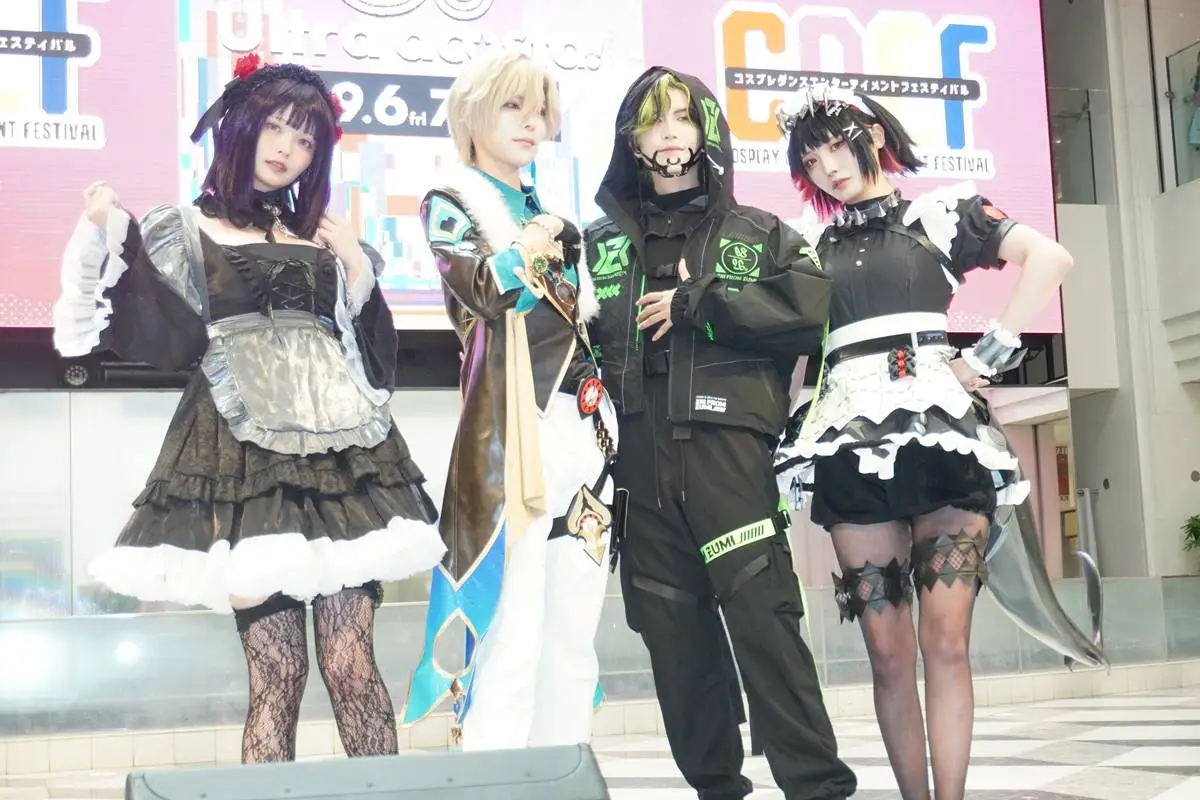 【コスプレ図鑑】人気コスプレイヤーそろい踏み！桃戸もも、ズミ、しょこら、すずらの競演に会場大興奮！