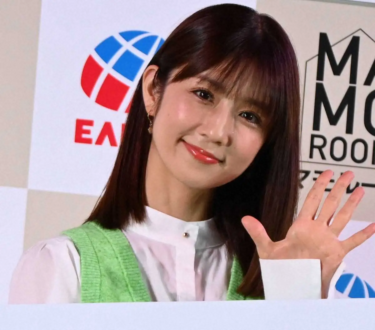 3児のママ・小倉優子「見た目通りの不思議な役」カラフルメークに「別人みたい」「ずっと可愛い」の声