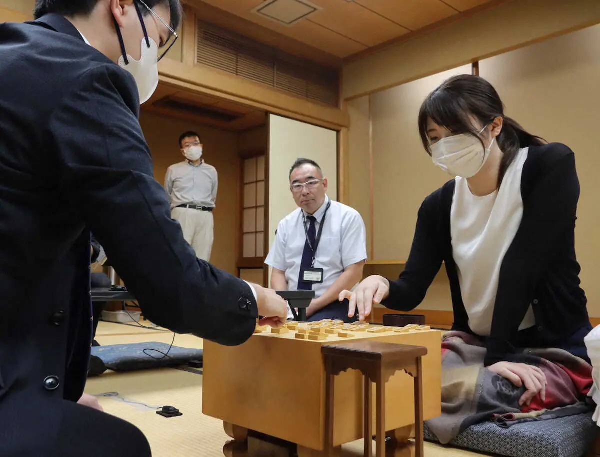 西山朋佳女流3冠、棋士編入試験5番勝負第2局は黒星で1勝1敗　「精度の低い手を重ねてしまった」