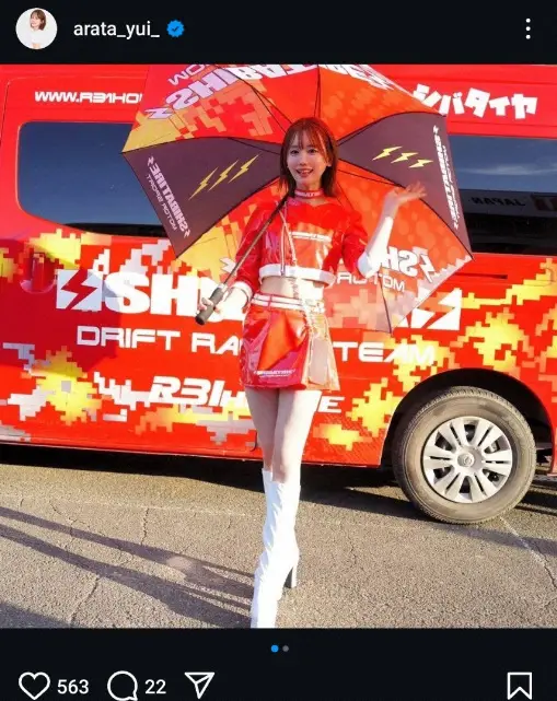 “美しすぎるラウンドガール”あらた唯　ミニスカ・レースクイーンコス姿披露に「サーキット場の天使」