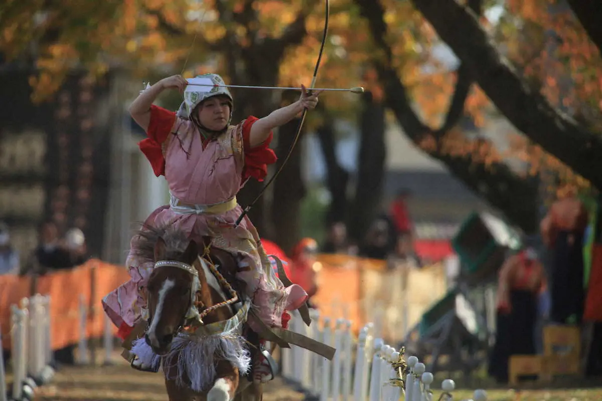 【画像・写真】りんごちゃん、ガチ流鏑馬　地元青森で開催の「世界選手権」に出場　「皆中」達成　これで大河も大丈夫!?