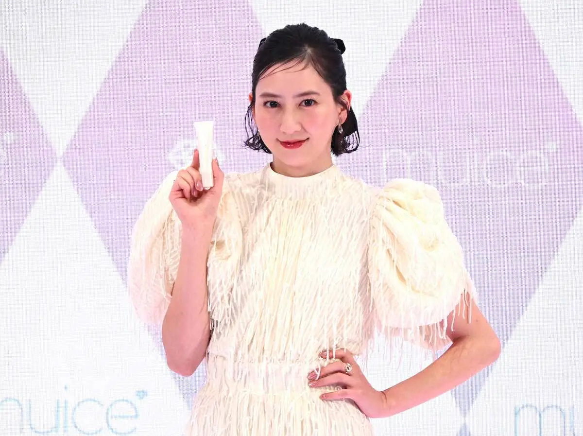 河北麻友子　メークは「唯一自分の時間」子育て中も妥協せず「1時間とか1時間半とかめちゃくちゃ丁寧に」