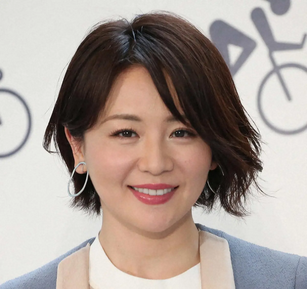 米移住の元テレ東アナ「野生に帰りたいみたい」　渡米機にロングヘアにイメチェンしたワケに「わかる」の声