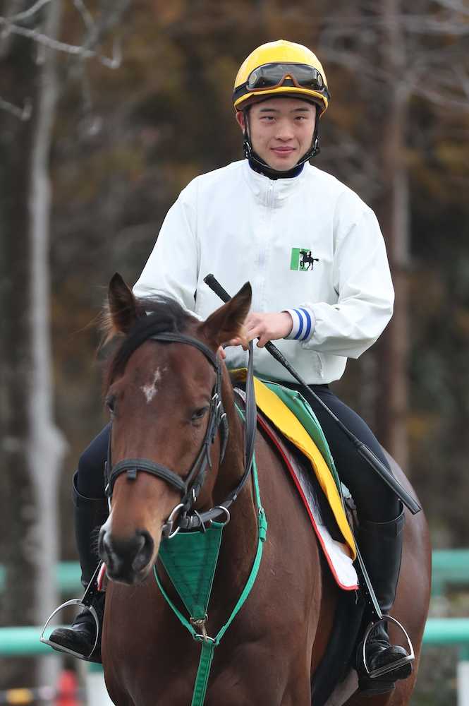 １日付で正式に騎手となった山田敬士