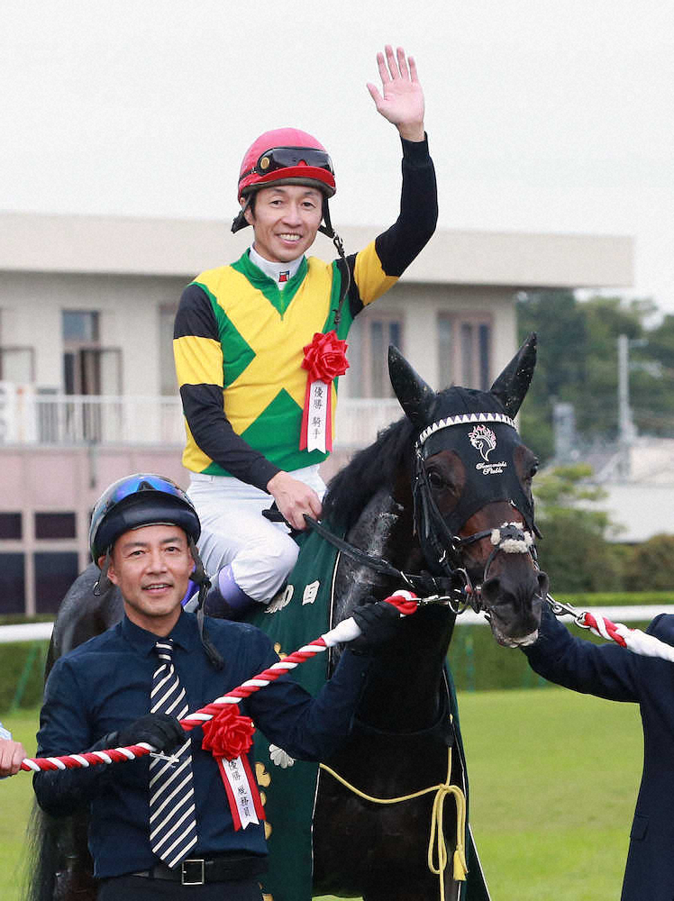 10月、ワールドプレミアとのコンビで令和最初の菊花賞を制した武豊。史上初の有馬記念3元号騎乗は「大きな財産」と語った