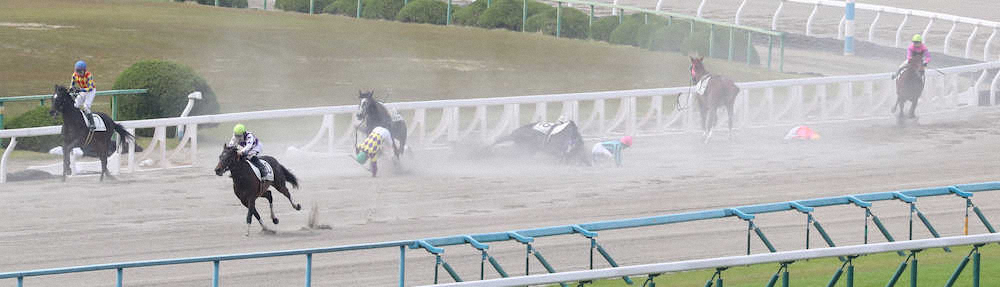 京都1Rで5頭が落馬、岩田康は骨折の疑い…天皇賞・春騎乗へ黄信号