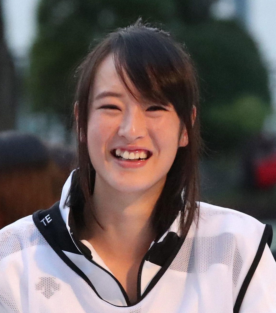 JRA史上初の女性騎手ワンツー　菜七子V「新鮮」　まなみ2着「憧れの先輩…勝ちたかった」