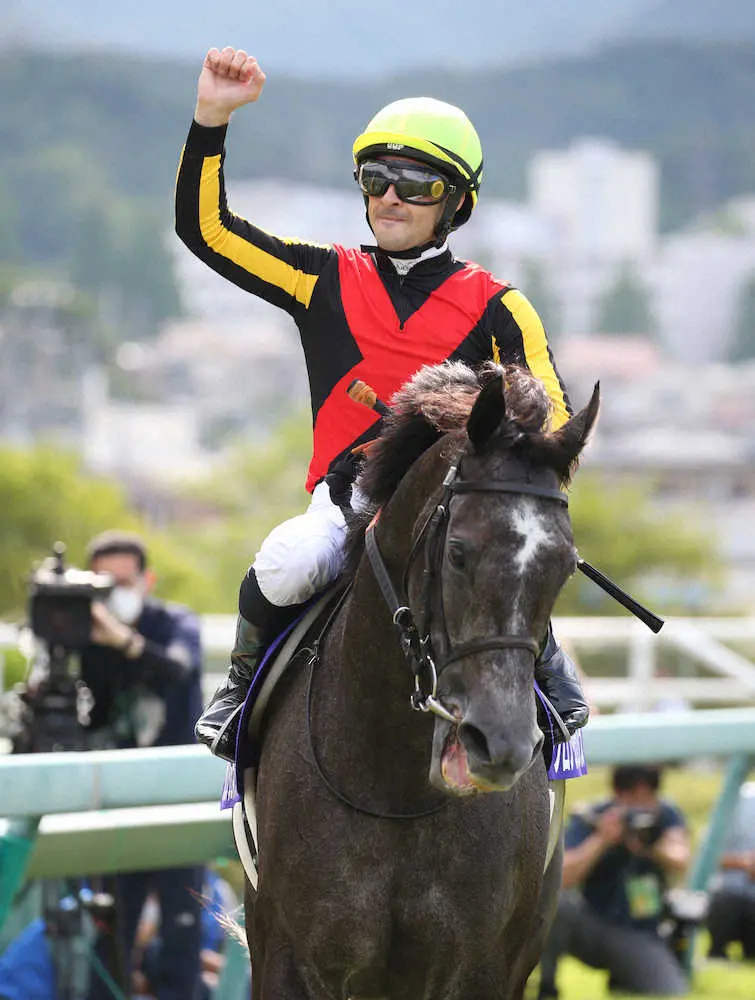 【宝塚記念】ルメール7度目騎乗で宝塚記念初勝利「勝ててうれしい」
