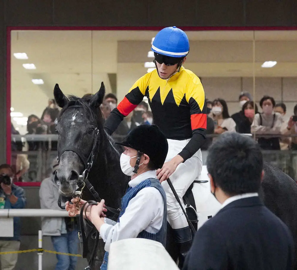 【東京新馬戦】アインシュペンナー快勝！津村も称賛「優等生。上のクラスでも楽しみ」