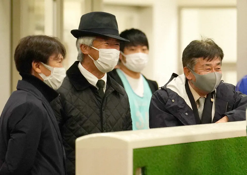 （左から）蛯名正義調教師、藤沢和雄調教師、鹿戸雄一調教師