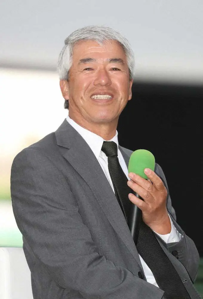 藤沢和元調教師が中山でトークショー　500人の笑い誘う　