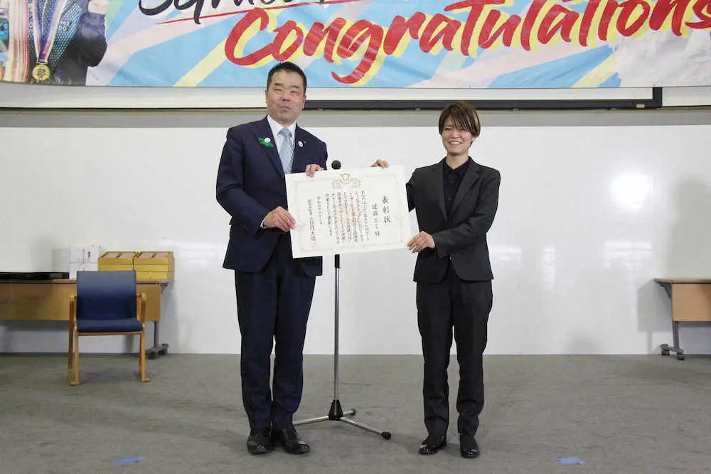 遠藤エミを滋賀県知事が表彰　女子初のSG制覇の偉業を祝福