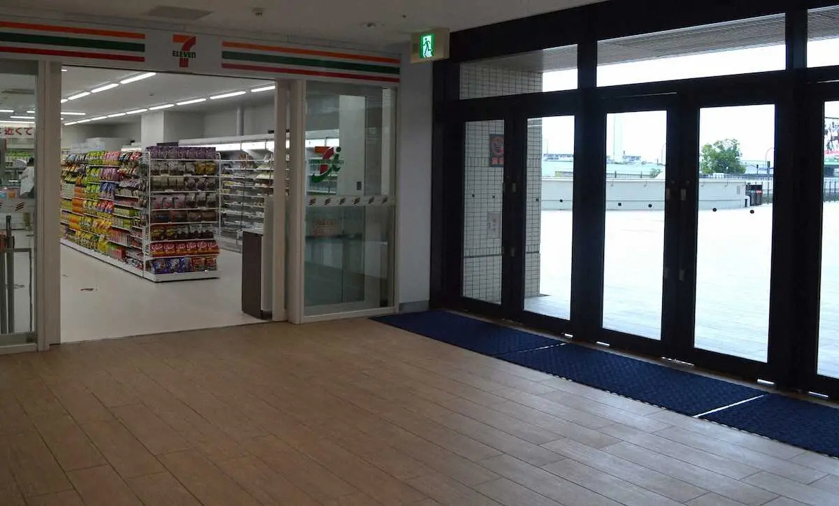 京都競馬場の新装ステーションサイドがプレオープン！コンビニも開店