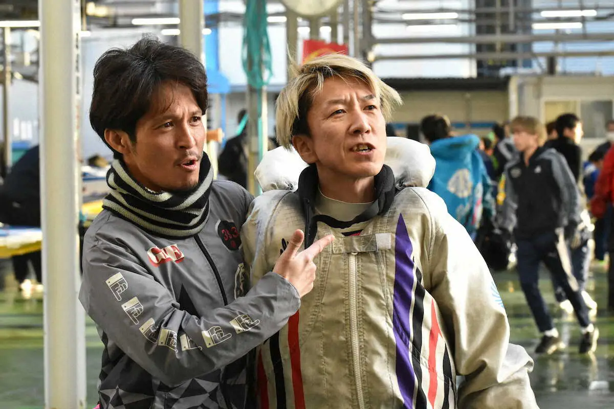 5日目11Rを制した斉藤仁（右）は同期の須藤博倫とドヤ顔