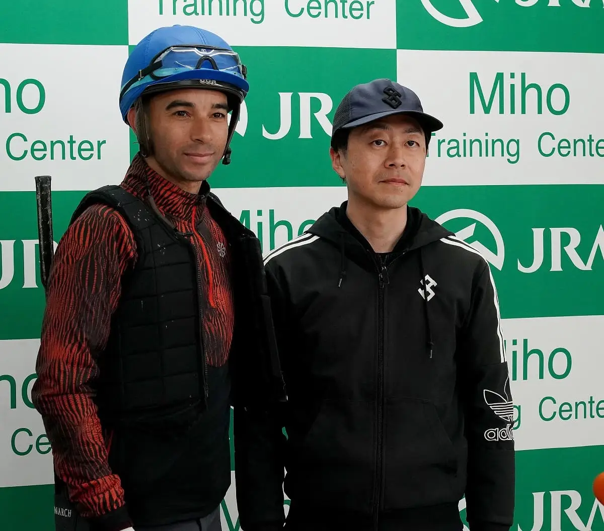 皐月賞2着に入ったコスモキュランダでタッグを組んだモレイラ（左）と加藤士師
