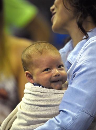 【画像・写真】フェルプス　米国男子初、５度目の五輪切符　婚約者、長男見守った