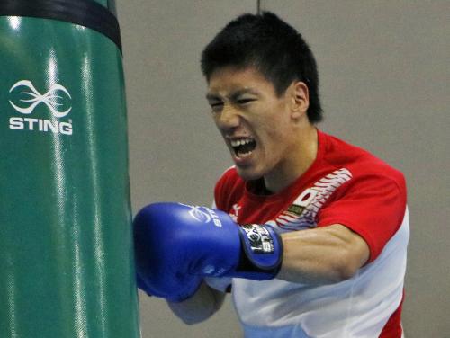 【画像・写真】成松　ベネズエラ選手と五輪初戦、森坂はアルメニア選手と