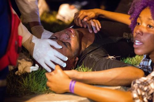 リオ五輪　市内各地で開催反対デモ　治安部隊は催涙弾も…