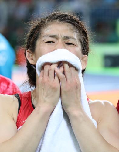 銀メダルに終わり、涙を流す吉田沙保里