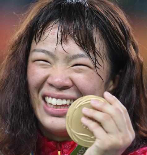 川井梨紗子、初出場五輪で金メダル！階級の葛藤乗り越え、母の夢かなえた