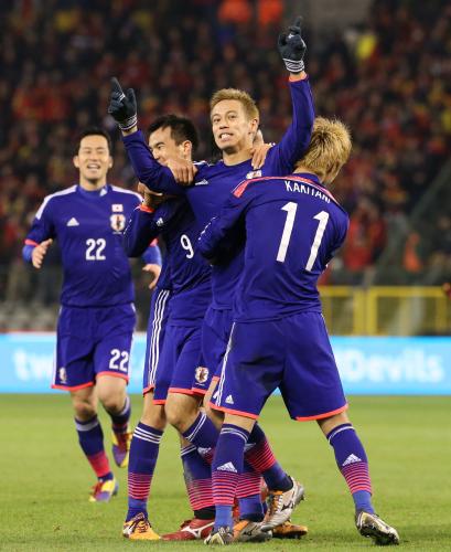 本田　アウェーの激戦が収穫「ギリギリのサッカーがいい経験に」
