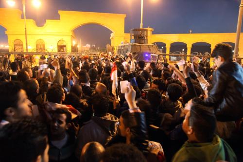 エジプトで悲劇…サポーターと治安部隊衝突で死者４０人