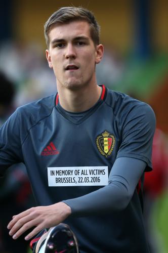 ベルギー代表、胸に哀悼メッセージ…同時テロで試合会場変更