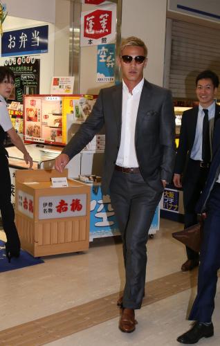 本田「ミラン退団示唆」発言で再言及「可能性について話しただけ」