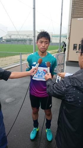 鳥栖　鹿島から移籍、ＭＦ青木が初合流「喜びを感じてる」