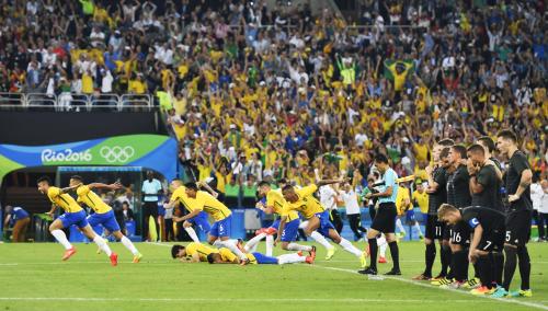 ブラジル“最後のタイトル”にペレ氏感激「完璧な五輪の終わり方」